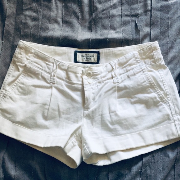 abercrombie white shorts